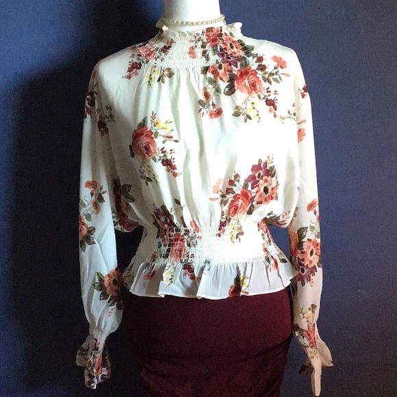 Blouse and Skirt Set - Picture 2 of 5